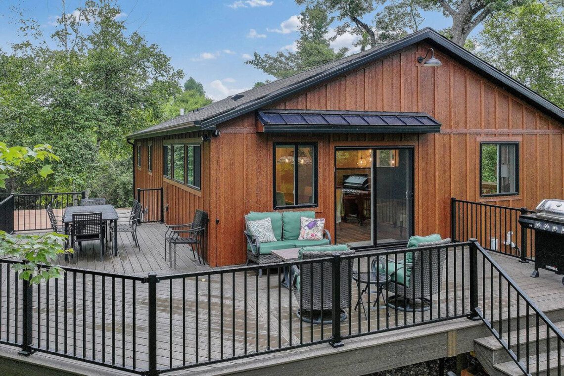 3BR Sleeps 10! Firepit!